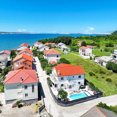 Feliks Zadarvillas * Ljubač